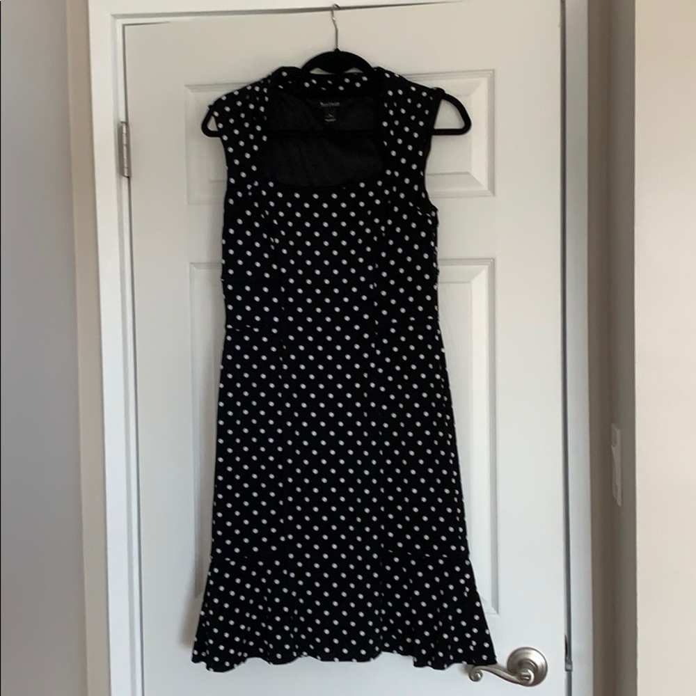 White House Black Market cap sleeved dress